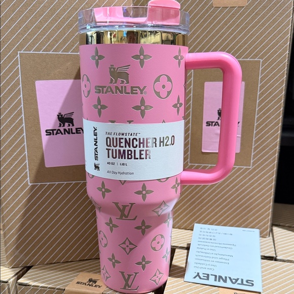Stanley Accessories - Stanley Pink Patterned Quencher Tumbler